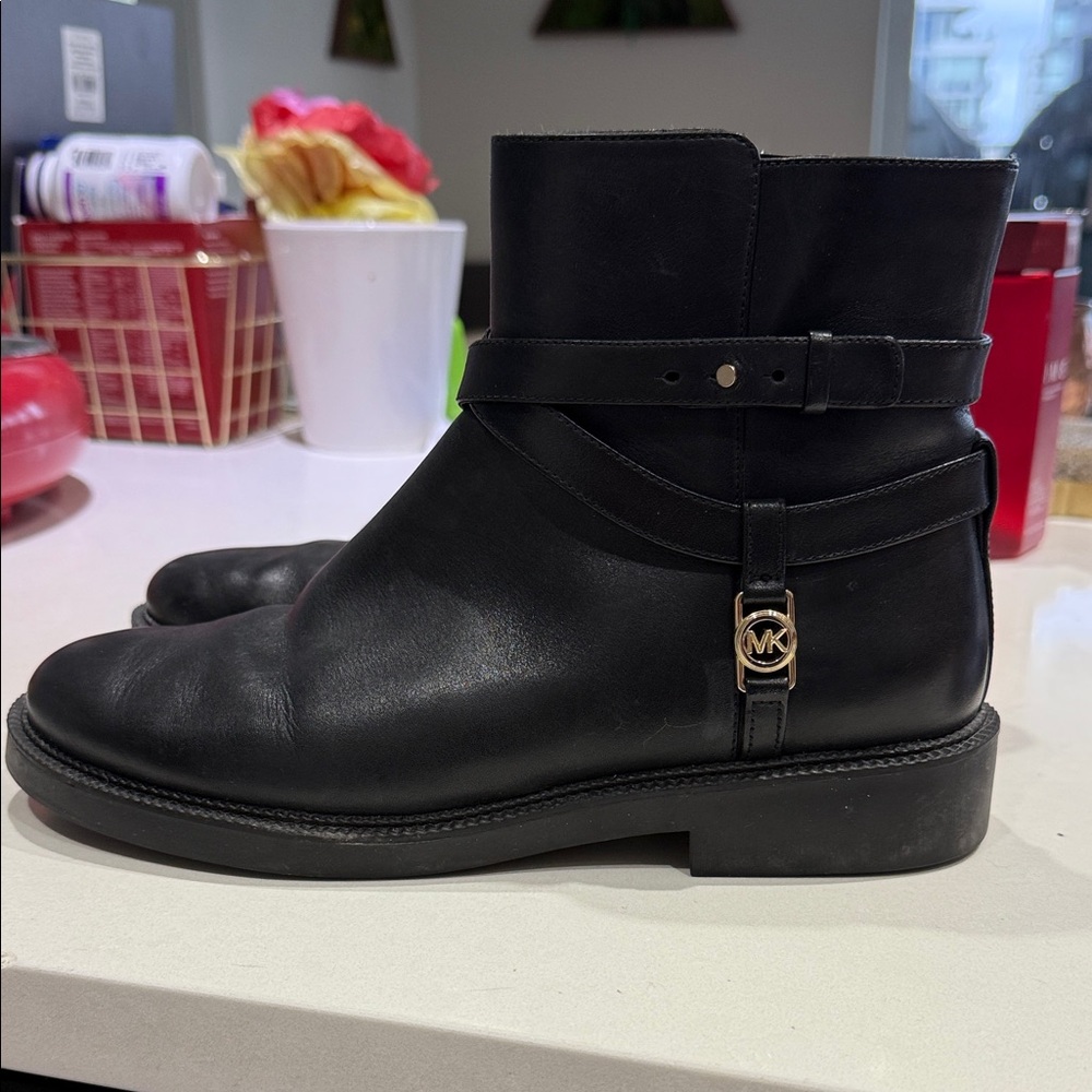EUC Michael Kors Boots